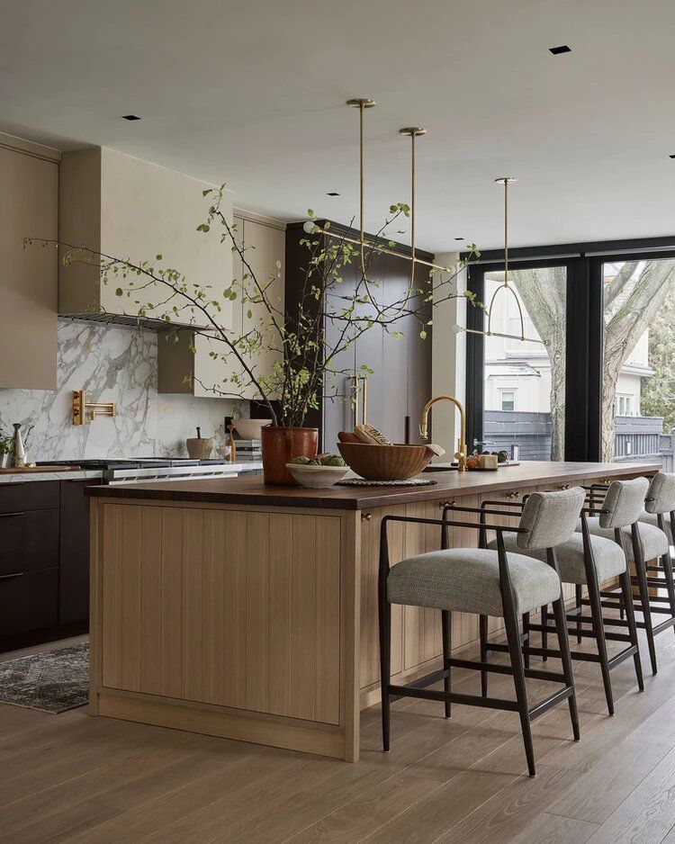 Alles, was Sie über Japandi Interior Design wissen müssen 10 Japanisch inspirierte Küche mit Holz und Creme