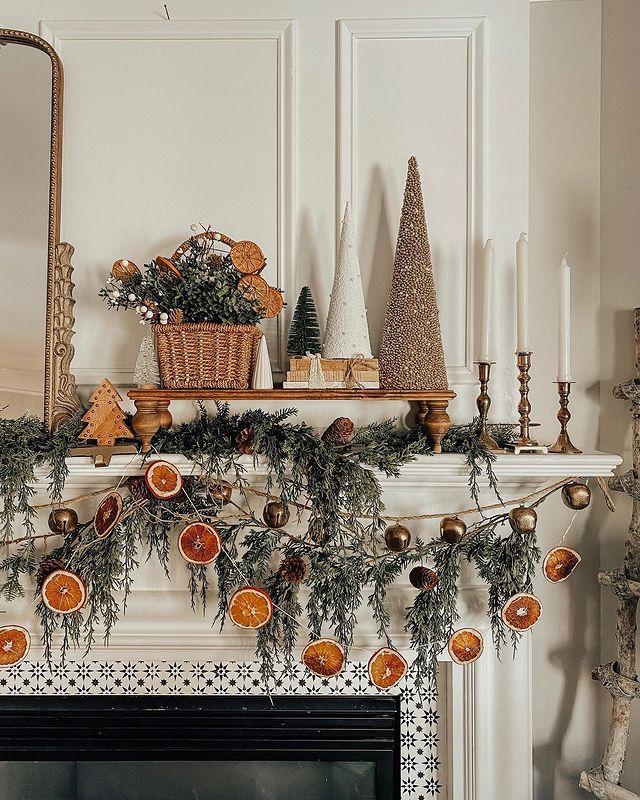 weihnachtsgirlande mit bronzeglocken
