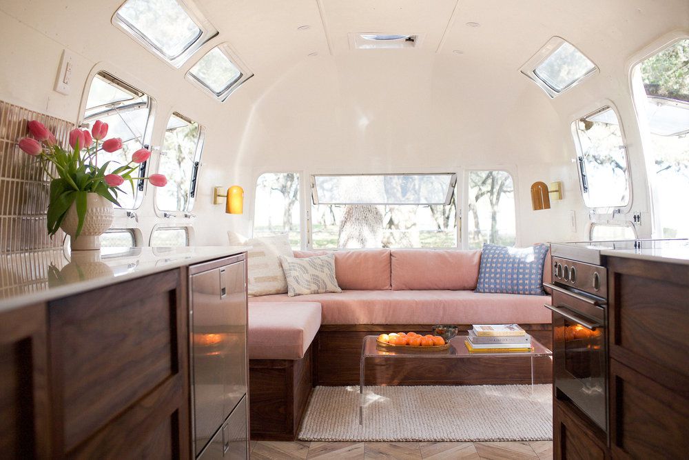 Modernes Airstream Tiny Home Interieur