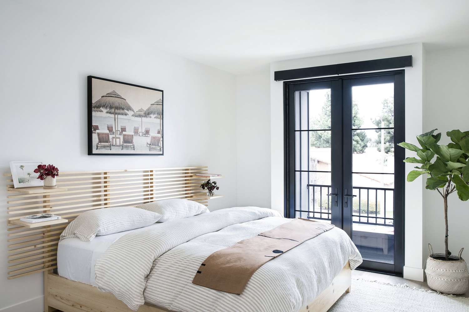 48 Schlafzimmer-Ideen für die Küste, die Sie begeistern werden 62 Helles Schlafzimmer im Küstenstil