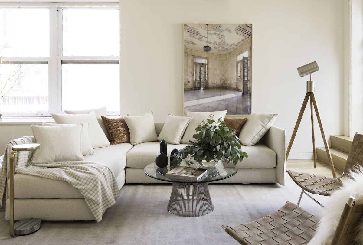 Verschwenden Sie Ihr Geld nicht für diese Möbelstücke, warnen Designer 8 Großes Wohnzimmer mit Sektion.