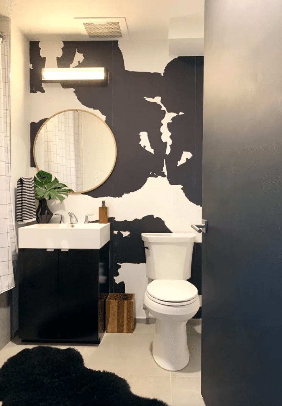 Mutige Tapete im Badezimmer