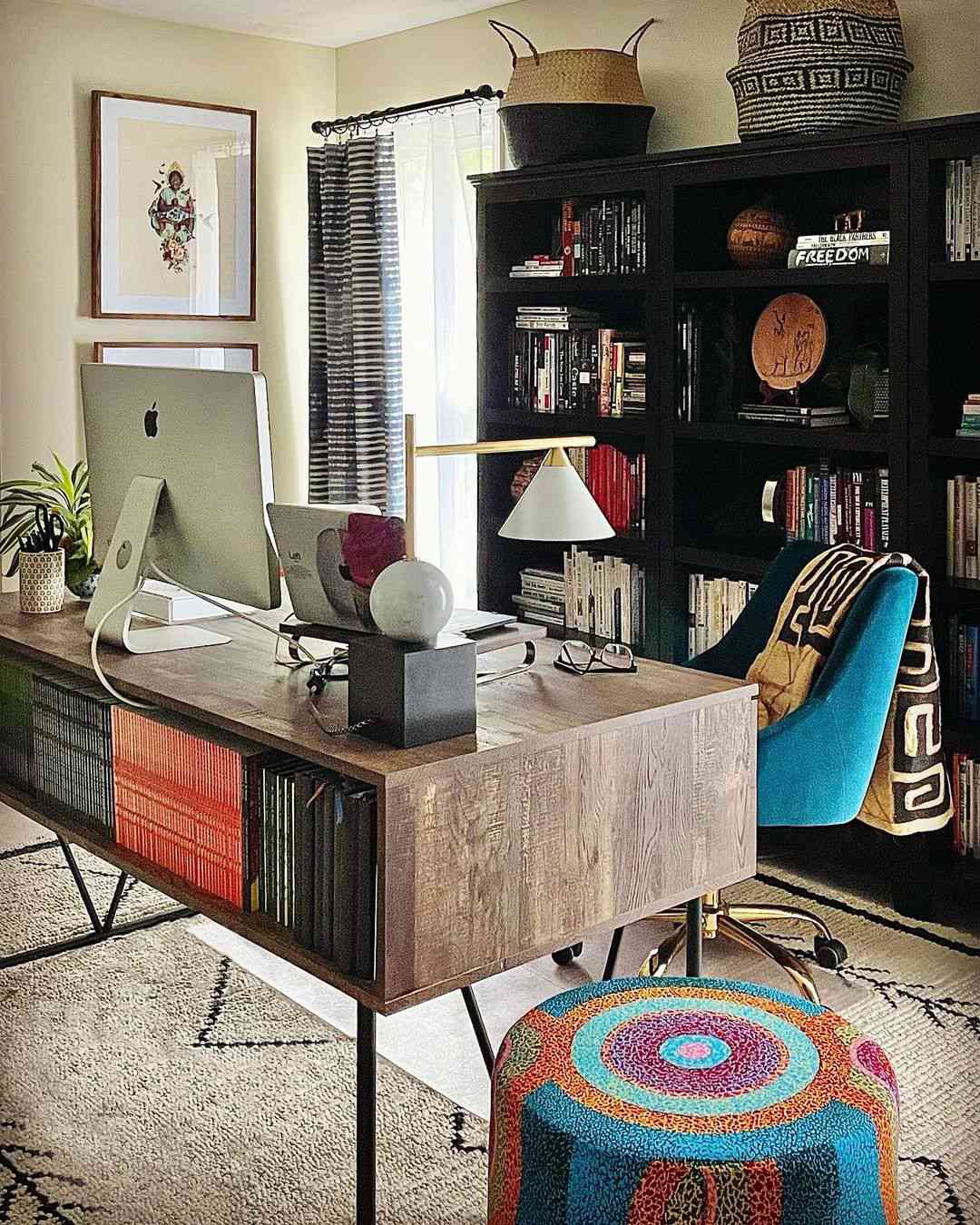 Was ist Maximalismus? Hier erfahren Sie, wie Sie maximalistisches Design erstellen 6 maximalistisches Homeoffice