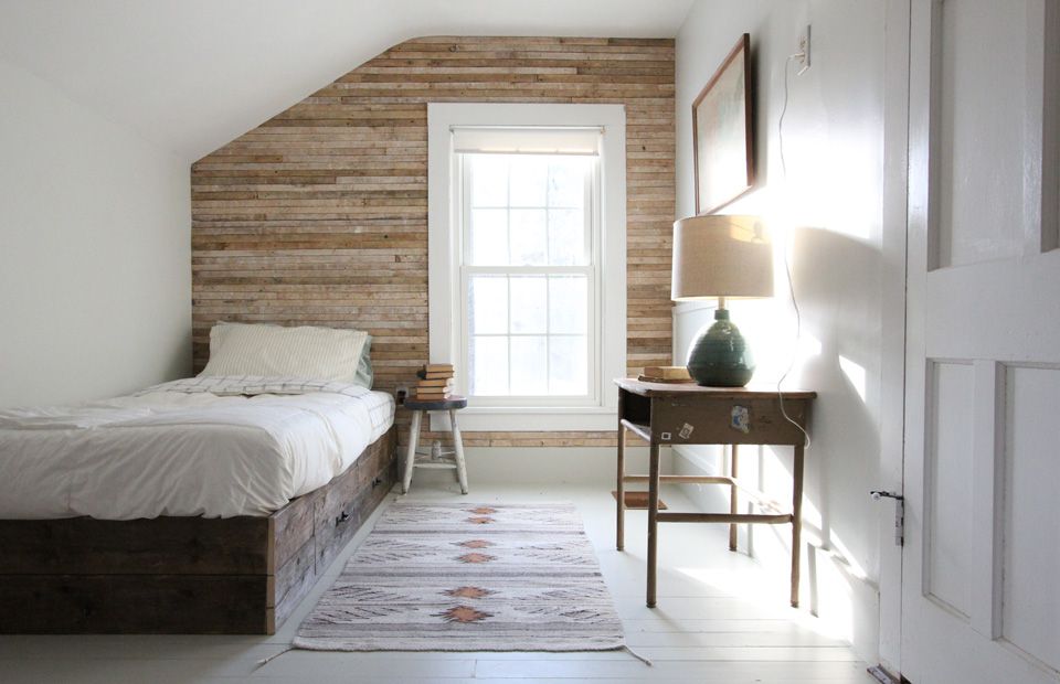 Was ist moderner Landhausstil? 6 Schlafzimmer mit Holzwand