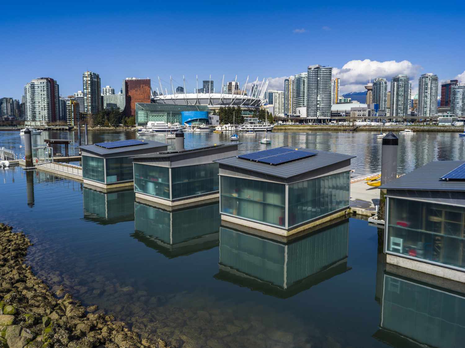 Was ist nachhaltige Architektur? 8 Schwimmende Häuser in Vancouver