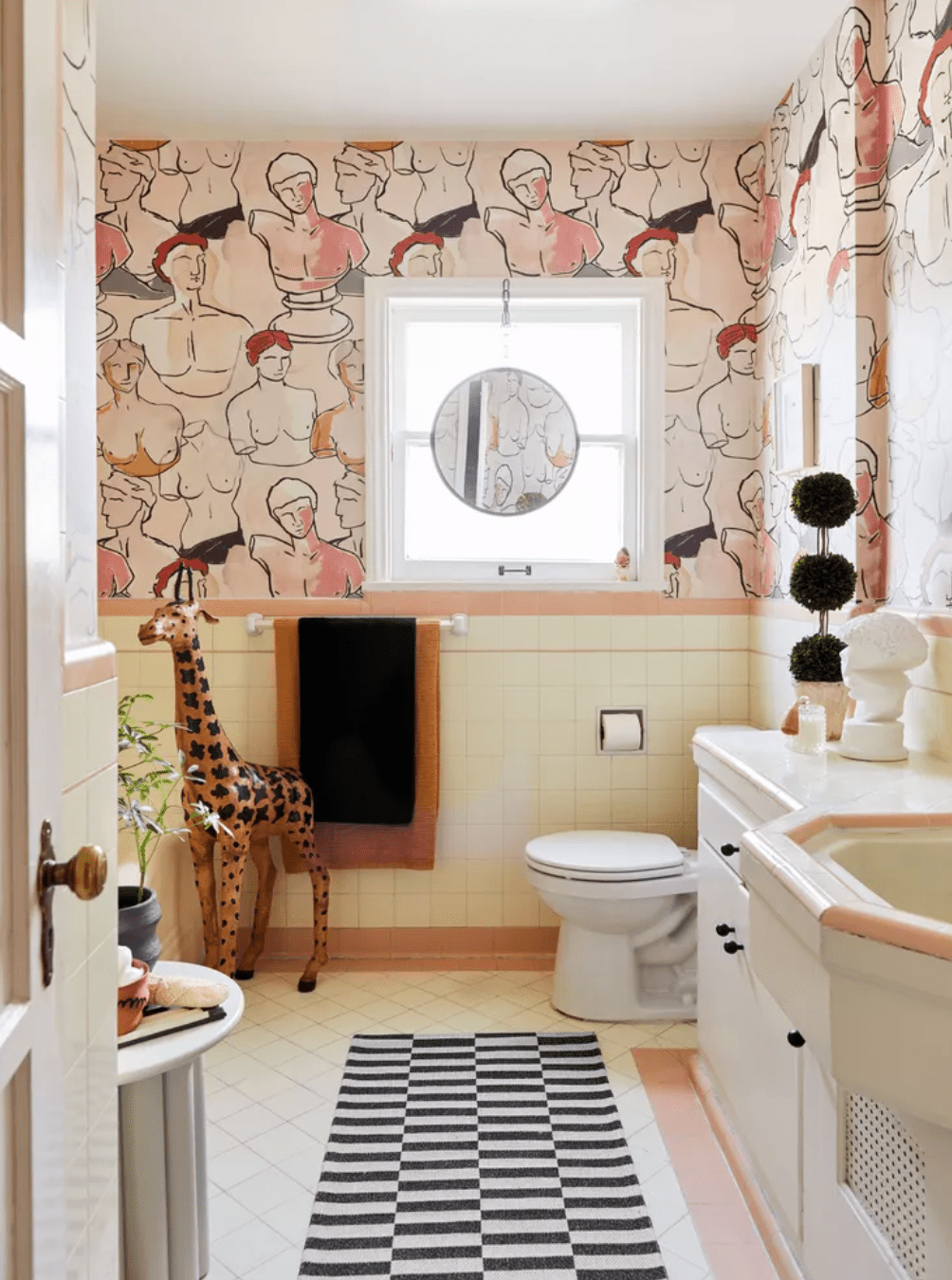Badezimmer in Rouge und Burgunderrot