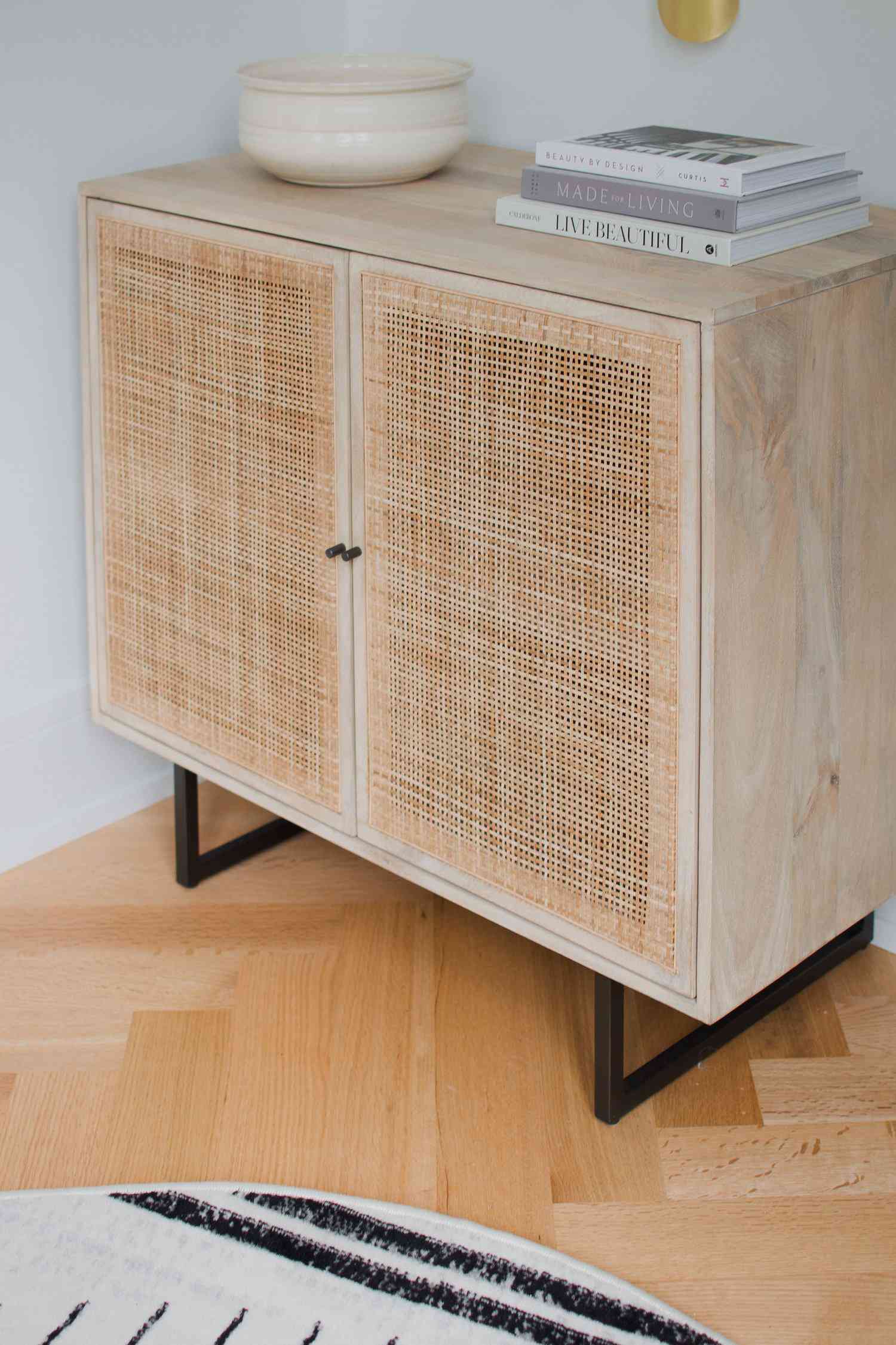 Sideboard-Dekorideen aus Rattan