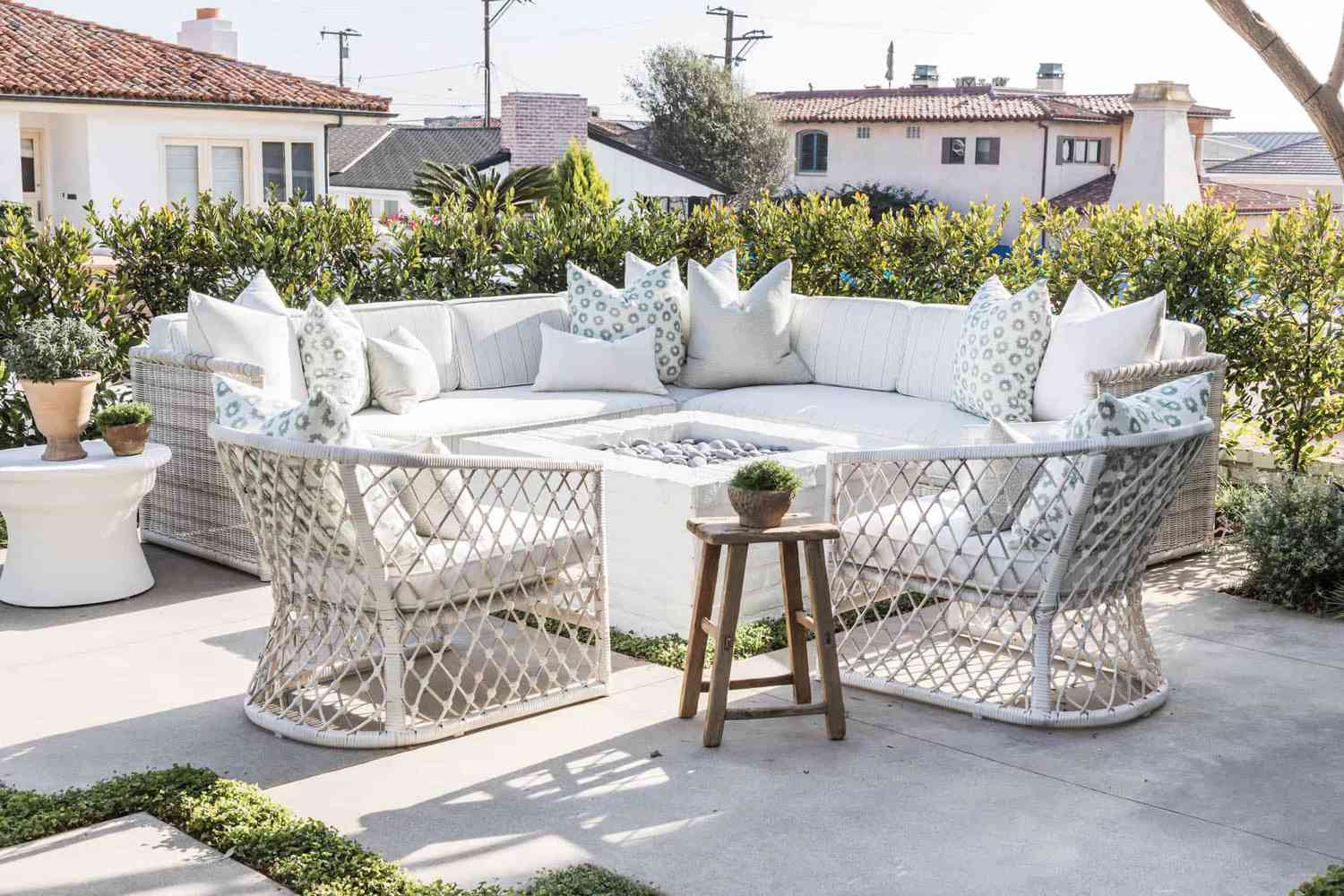 painted white brick fire pit ideas