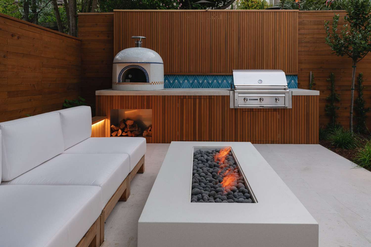 outdoor kitchen with fire pit ideas