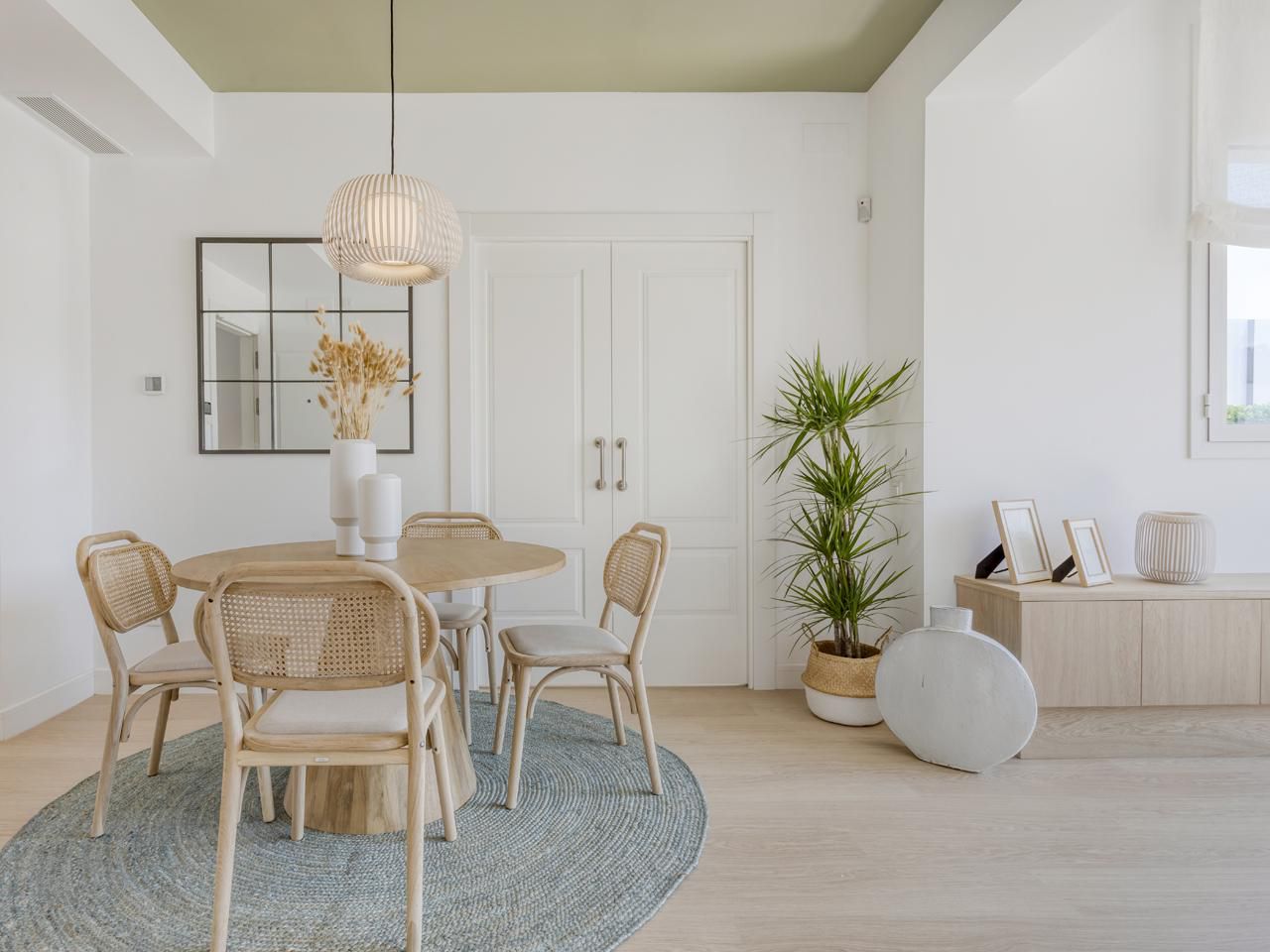minimalistisches Boho-Esszimmer