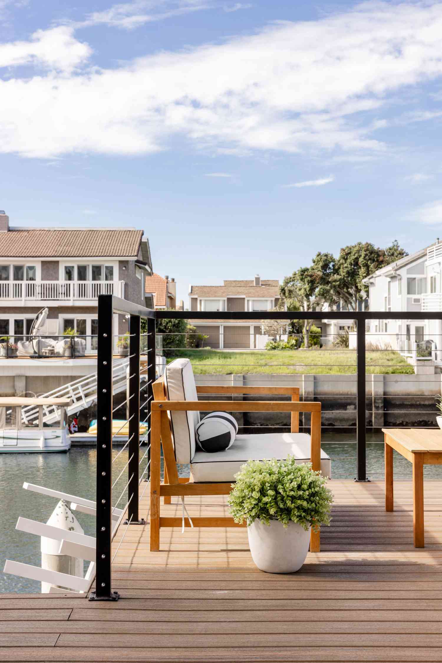 Hinterhof mit Dock