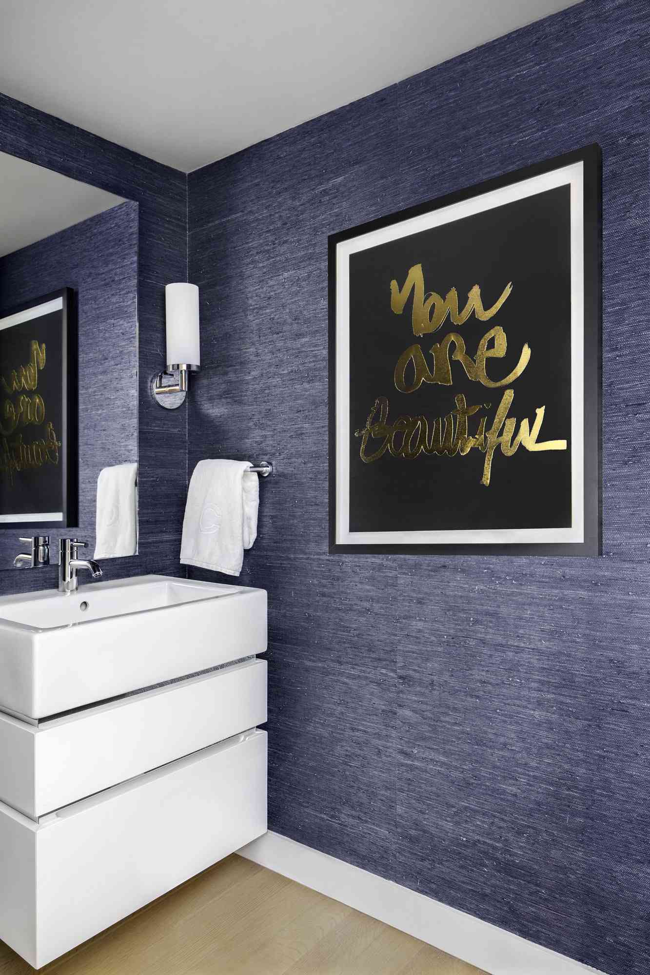3 Schwierige Farben, die Sie in Ihrem Heimdesign immer vermeiden sollten, warnt ein Designer 6 Klassisches blaues Badezimmer