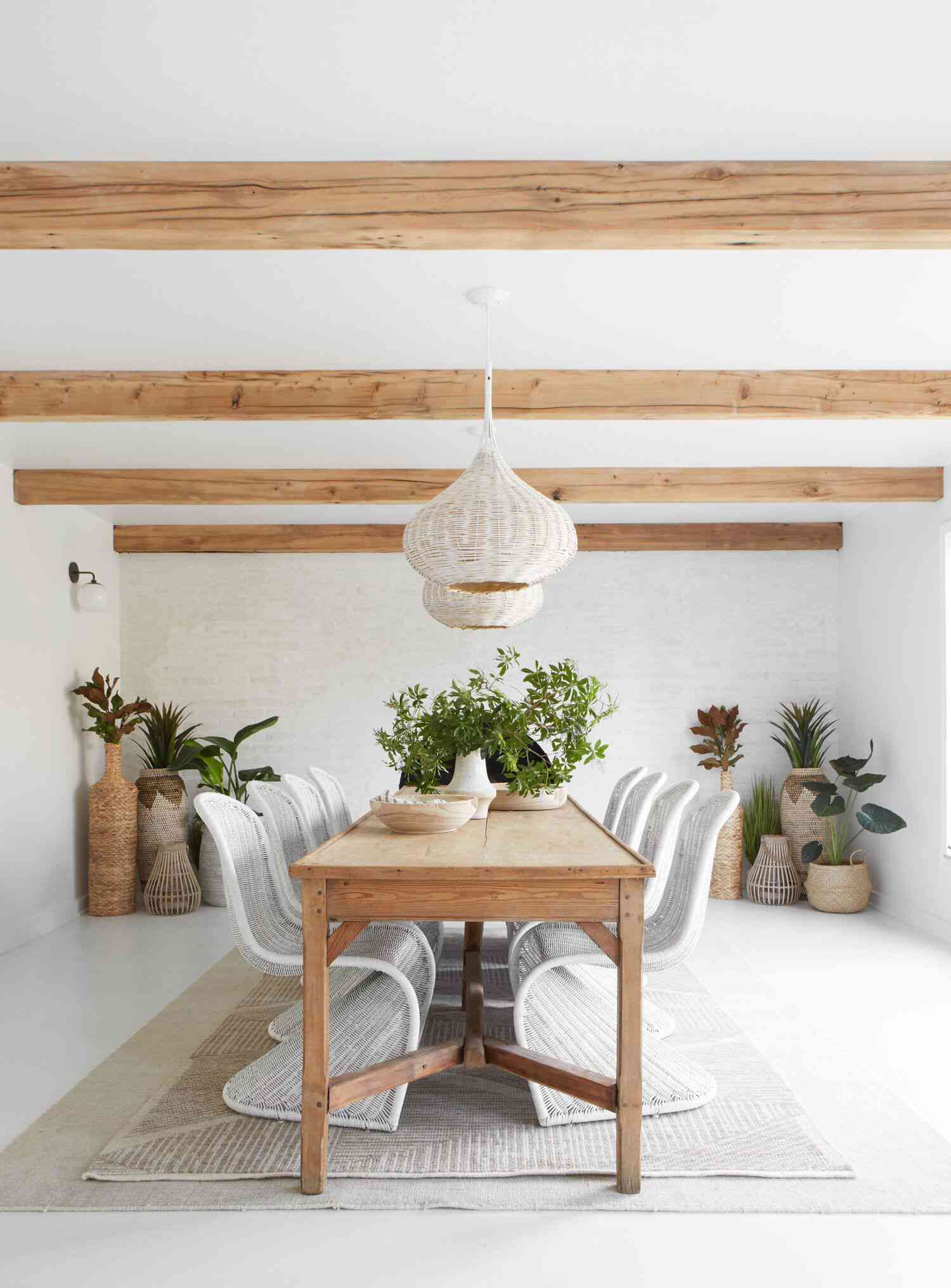 Boho-Esszimmer mit Pflanzen