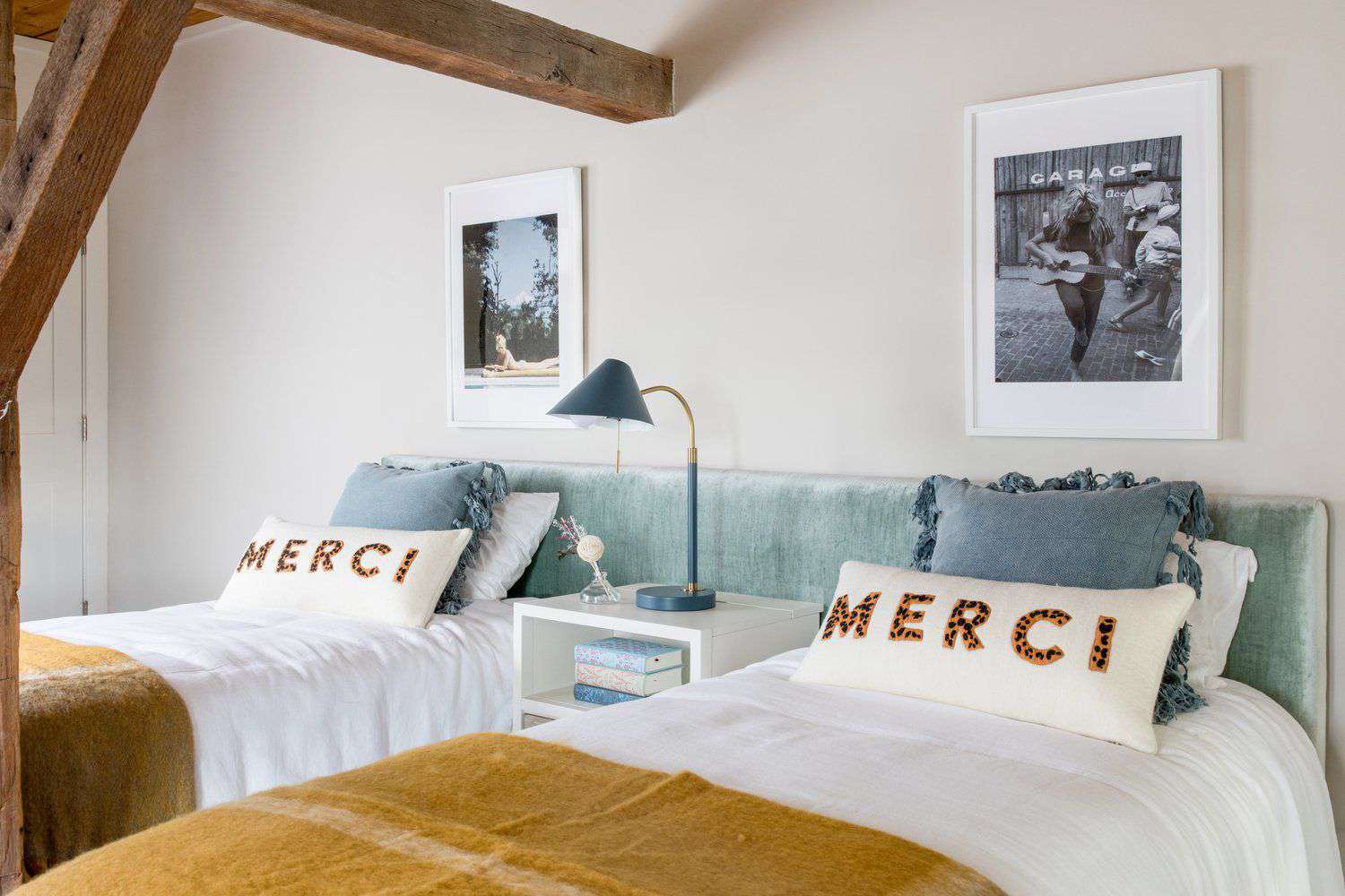 twin bedroom layout ideas