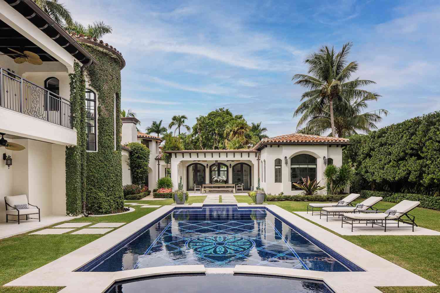pool courtyard ideas