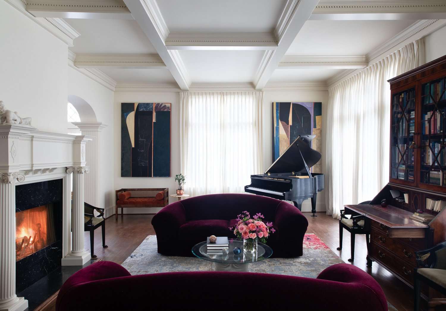 Luxuriöse Kassettendecke im Wohnzimmer