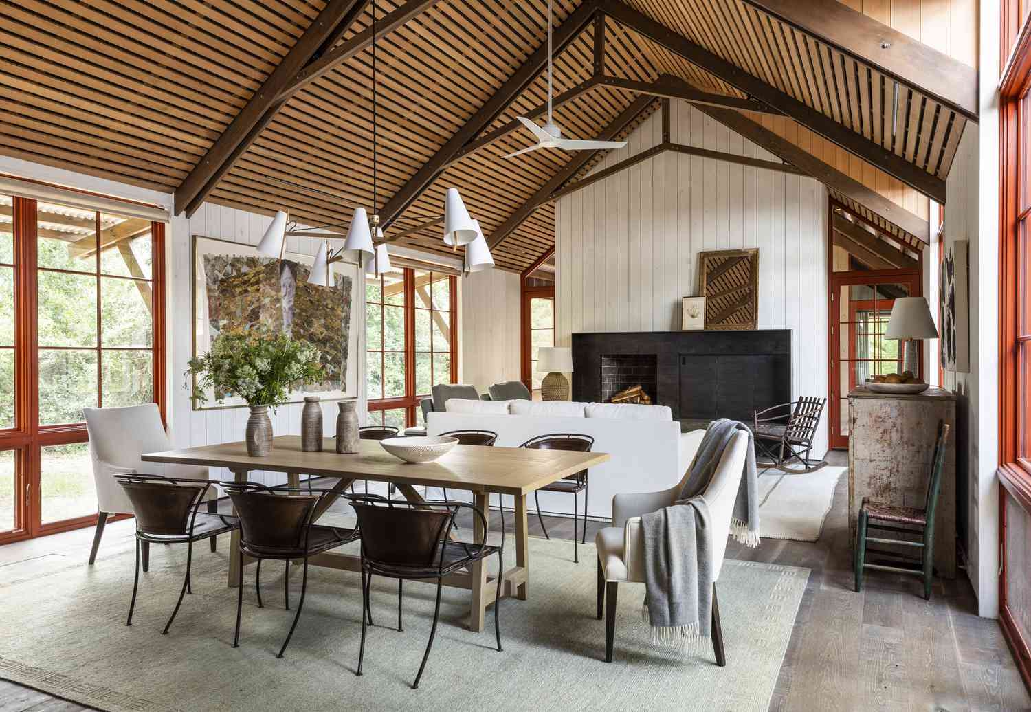 Luxuriöses Wohnzimmer im Bauernhaus 