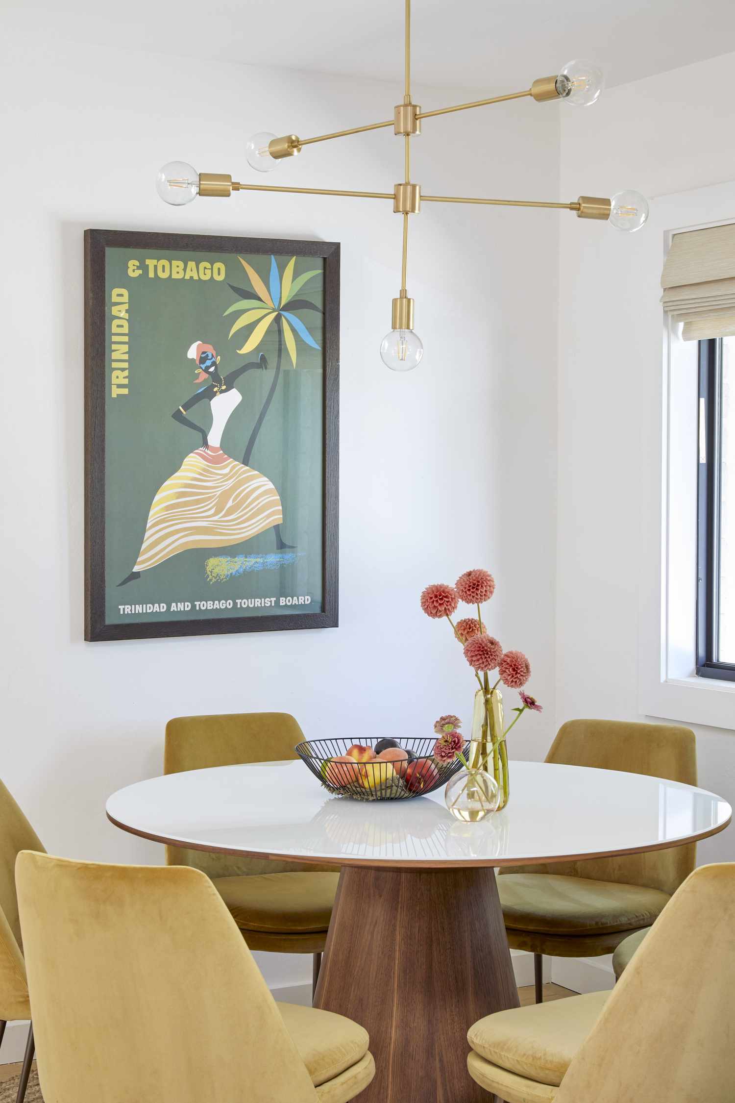 38 Midcentury Modern Dining Rooms That Transcend Time 14 midcentury modern dining nook