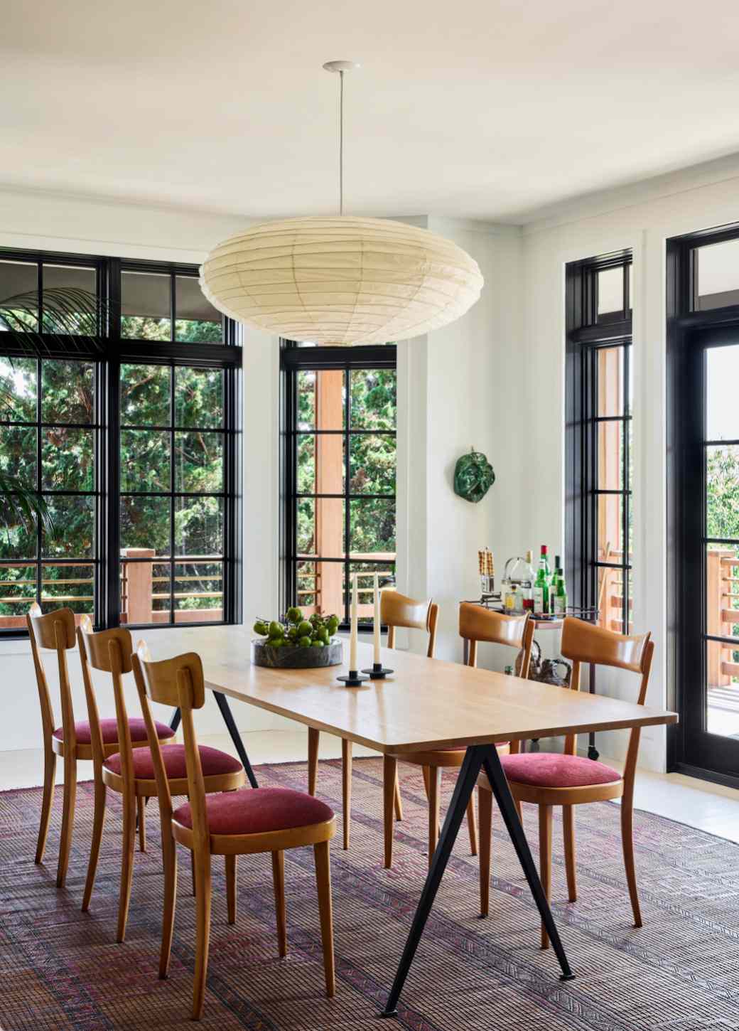 38 Midcentury Modern Dining Rooms That Transcend Time 24 midcentury modern dining room