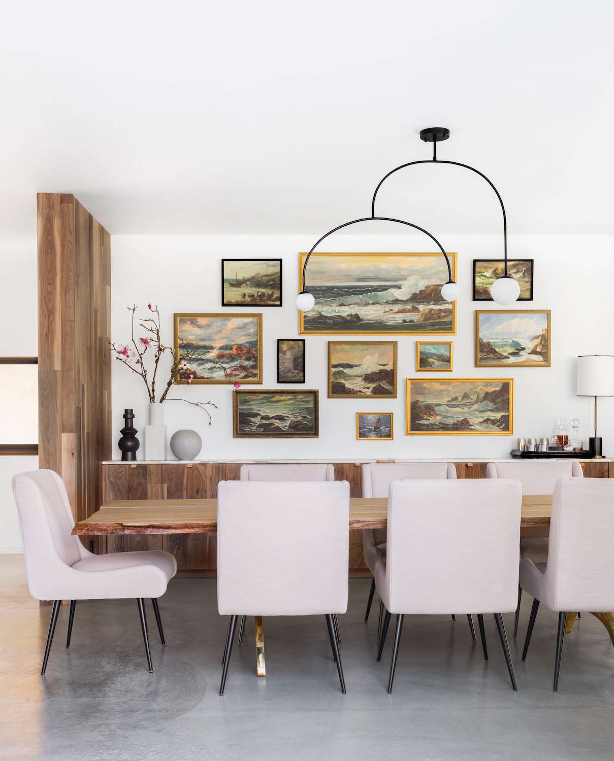 38 Midcentury Modern Dining Rooms That Transcend Time 46 midcentury modern dining room gallery wall