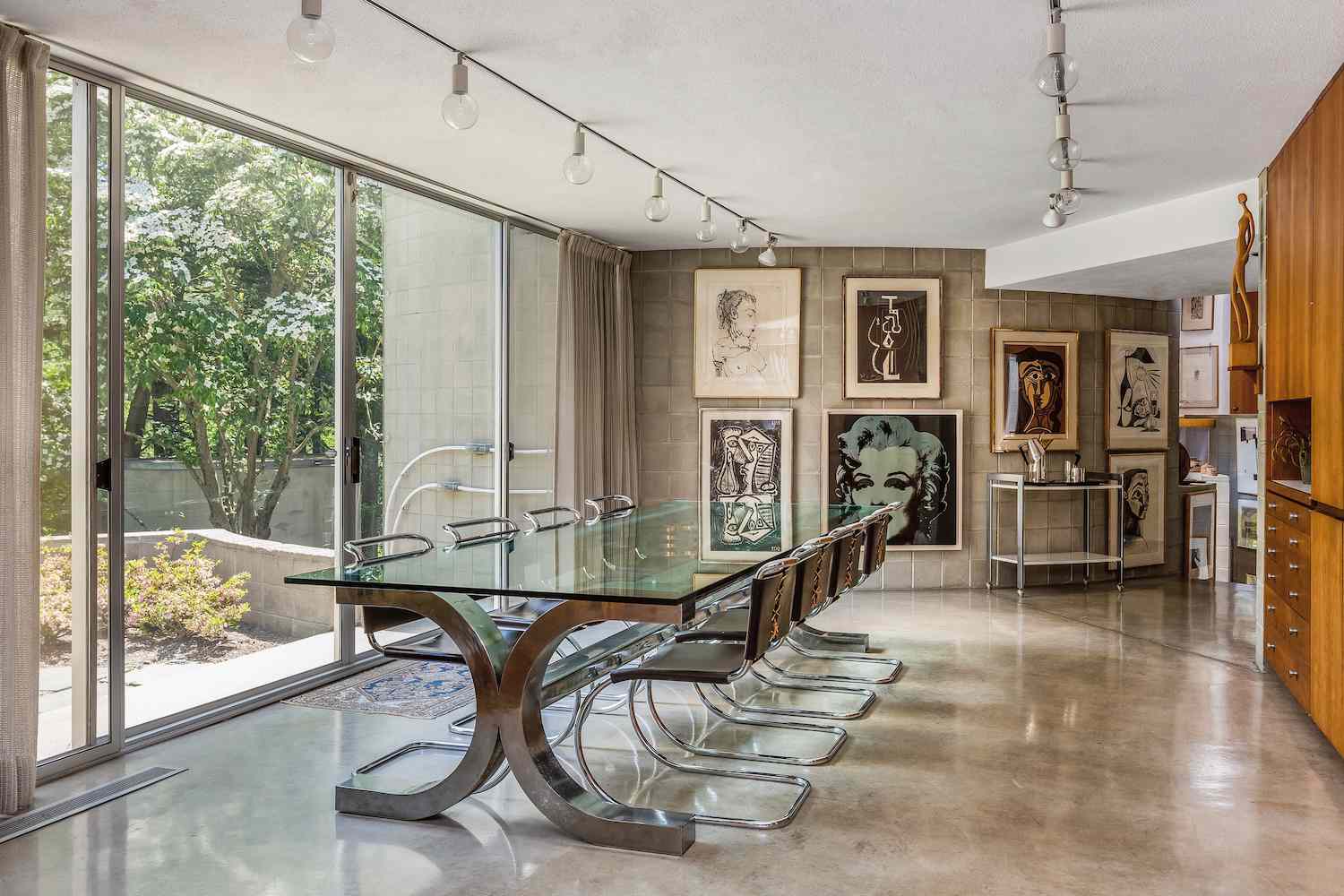 38 Midcentury Modern Dining Rooms That Transcend Time 76 70s-80s dining room