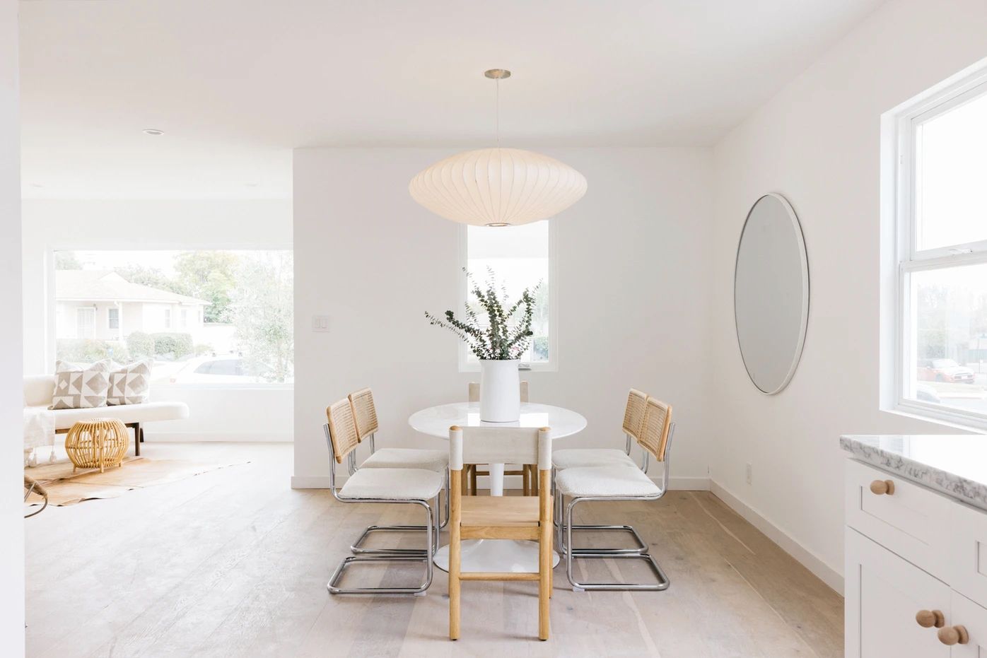 38 Midcentury Modern Dining Rooms That Transcend Time 64 minimalist midcentury modern dining room