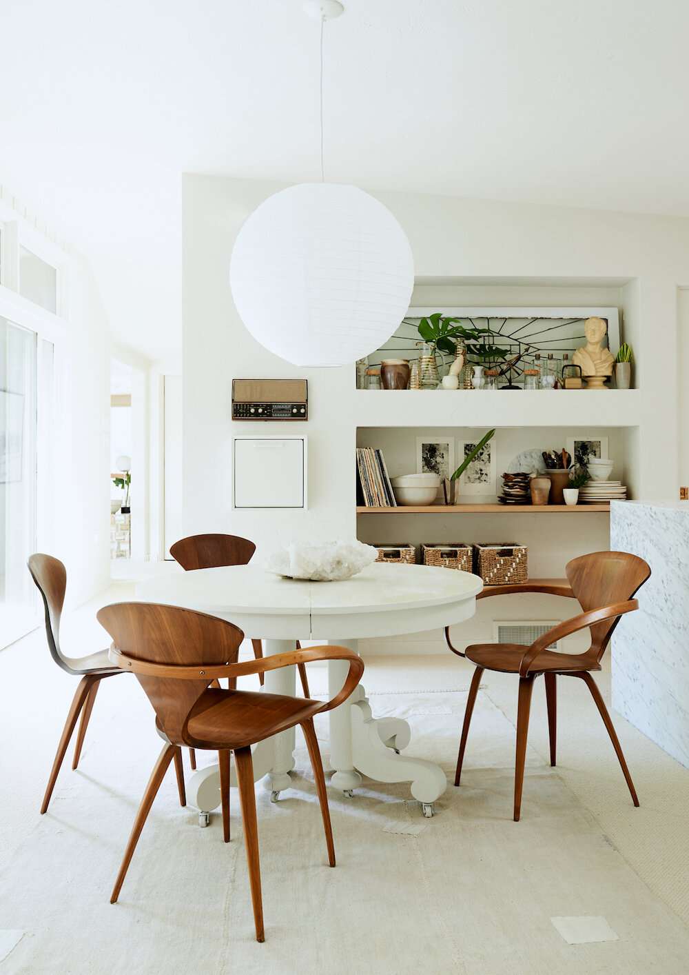 38 Midcentury Modern Dining Rooms That Transcend Time 68 midcentury modern dining space