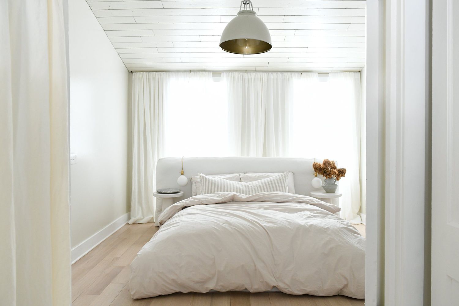 minimalist bedroom layout ideas
