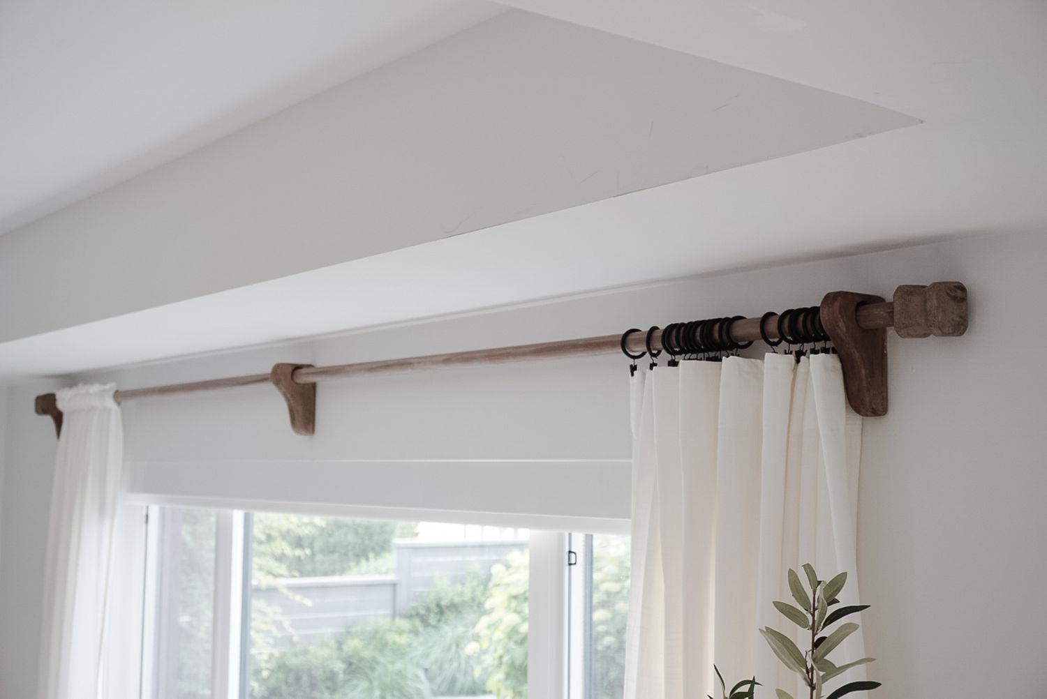 Eine rustikale DIY-Gardinenstange