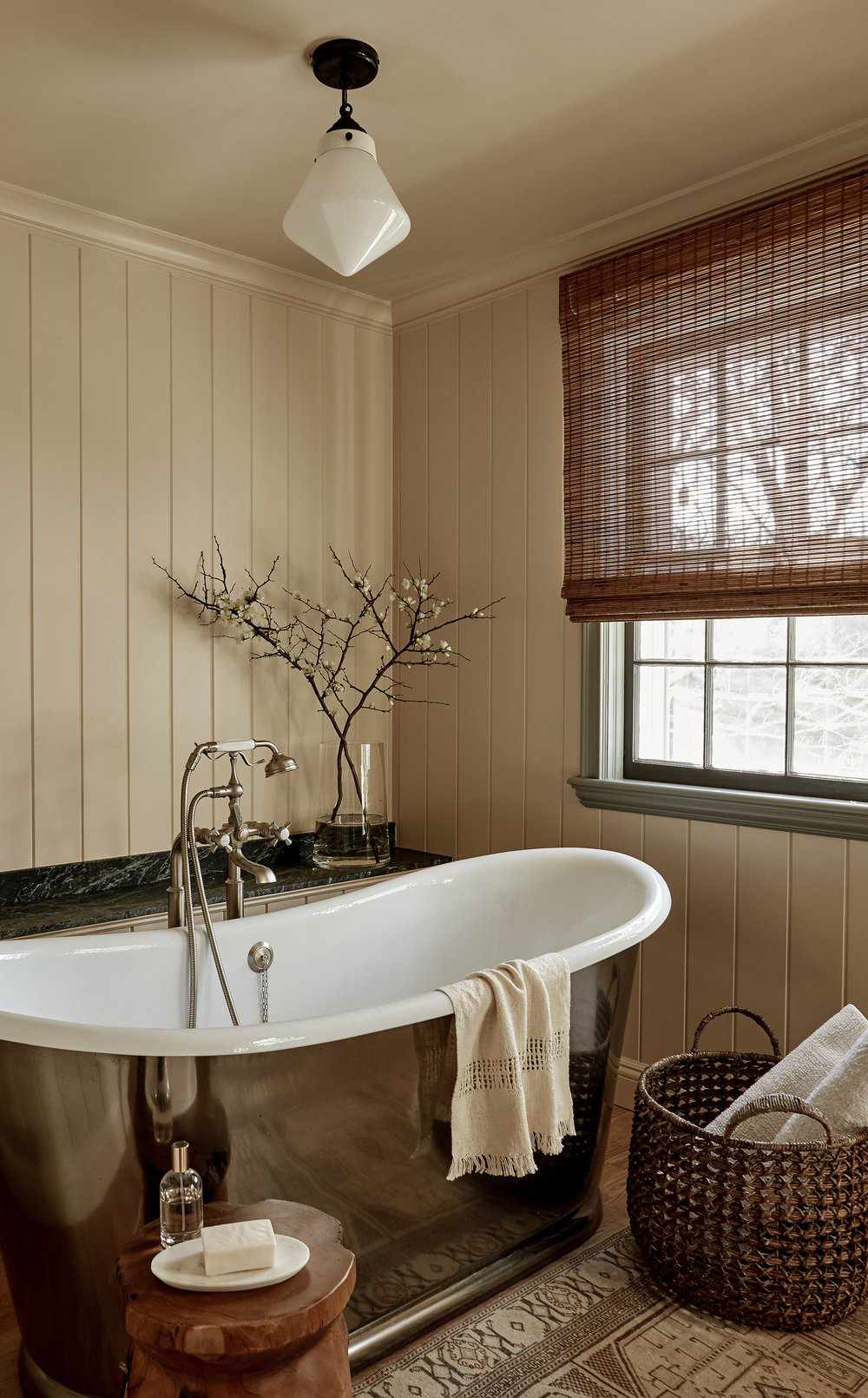 Cottagecore-Badezimmer mit Überlappung