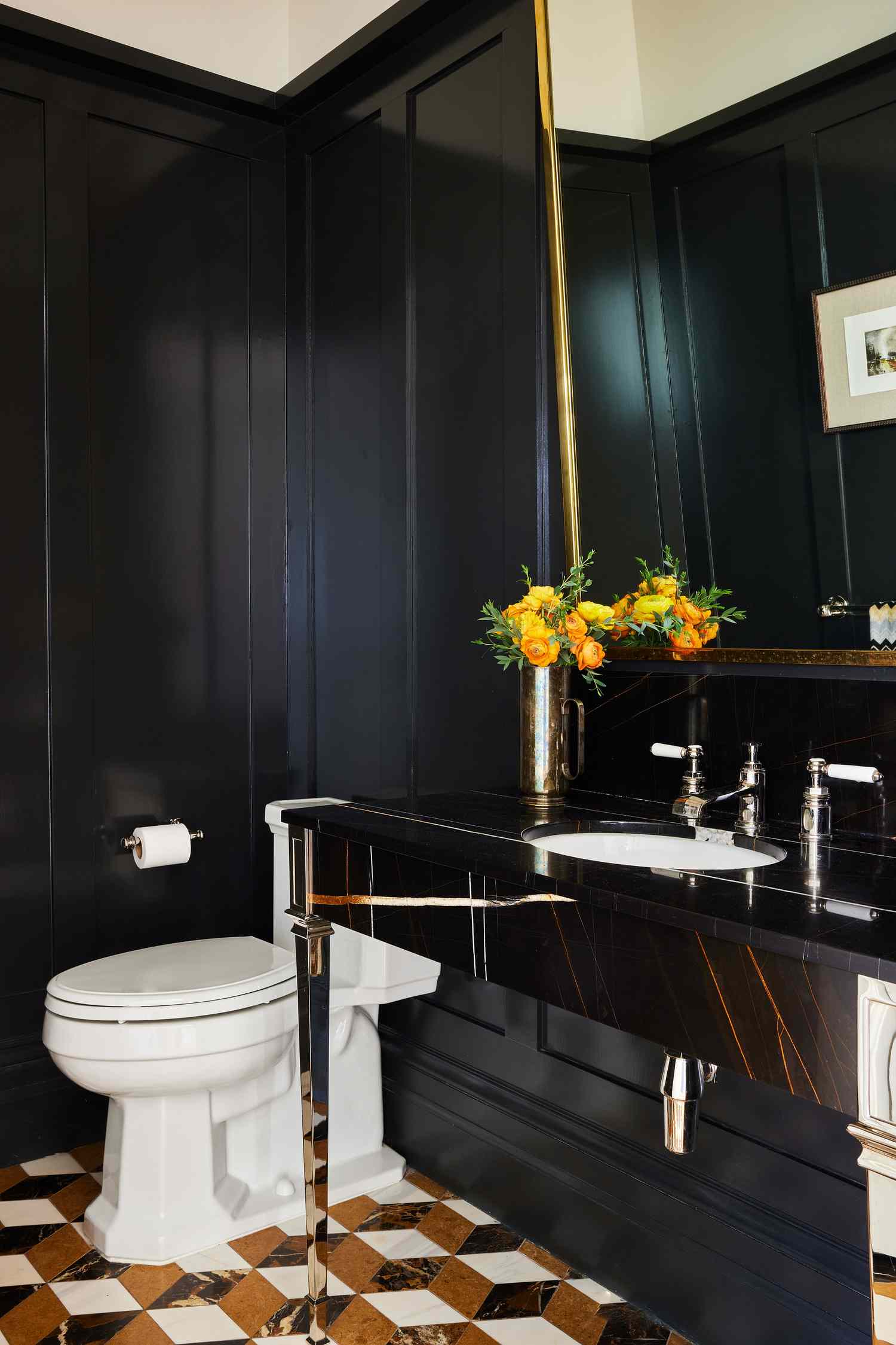 Sollten Sie Black Trimm Interiors wählen? Designer wiegen ihre besten Tipps 6 Schwarze Verkleidung im Badezimmer Pulver