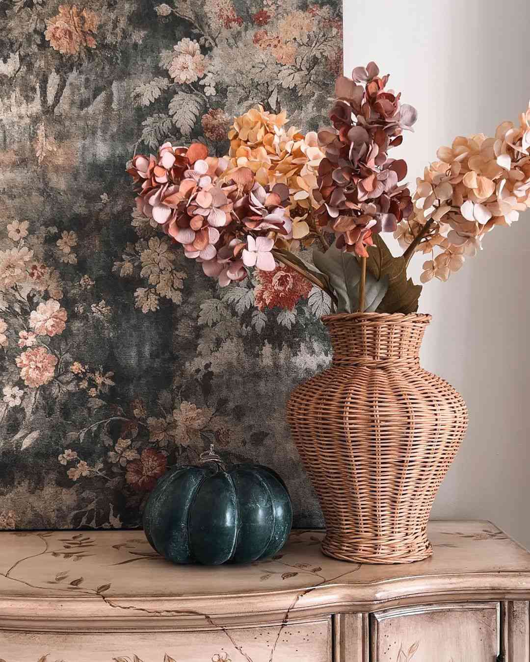Getrocknete Hortensien in Vase