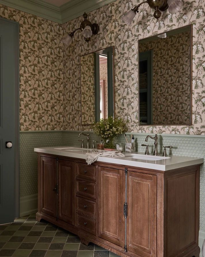 Penny Tile Badezimmer -Wainscoting