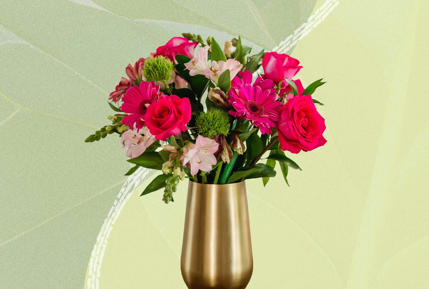 Die 7 besten Blumenabonnements für wiederkehrende schöne Blüten 2 Blumen auf grünem Hintergrund