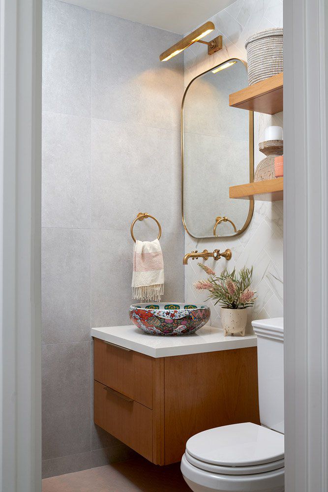 Wie Designer ein kleines Mietbadezimmer riesig wirken lassen können 2 Kleine Gästetoilette