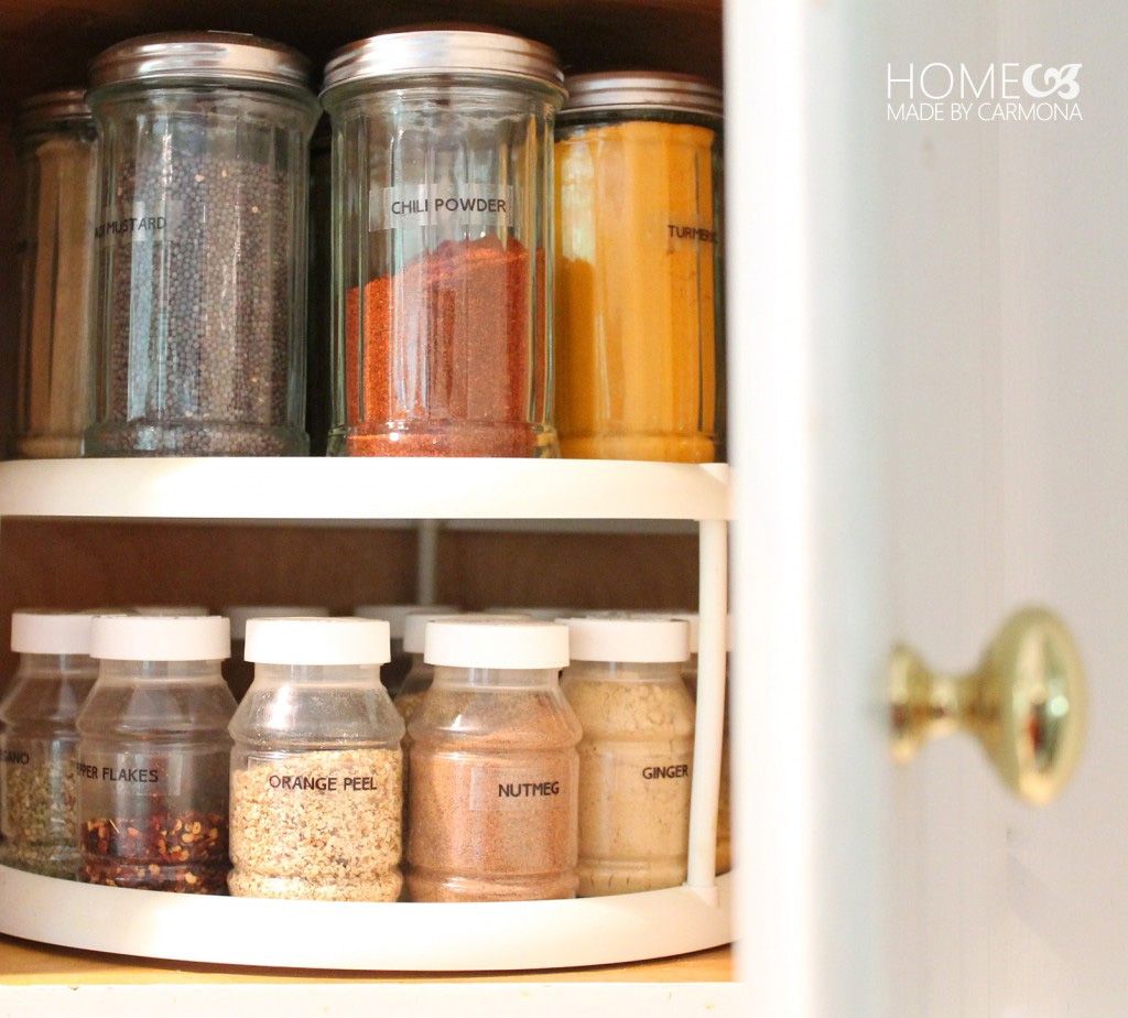 20 DIY Gewürzregal -Ideen, um Unordnung ein für alle Mal loszuwerden 40 Ein DIY -Gewürzregal in einem Schrank