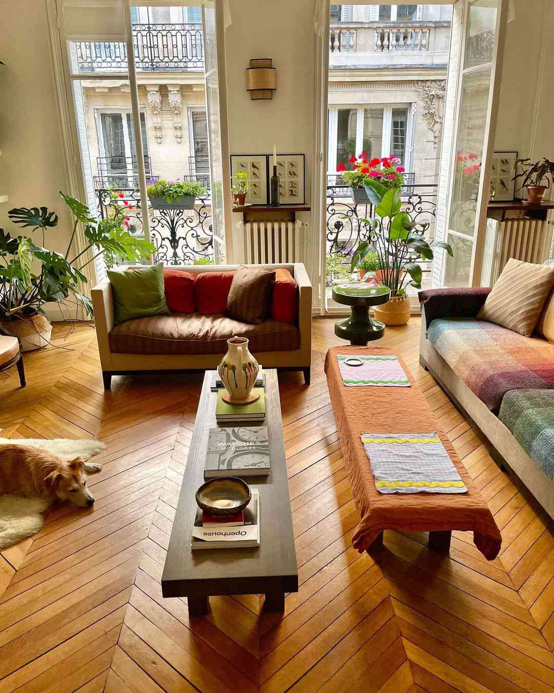 Ihr kompletter Leitfaden zum französischen Innenarchitekten, direkt von den Profis 14 Pariser Wohnung mit Balkon