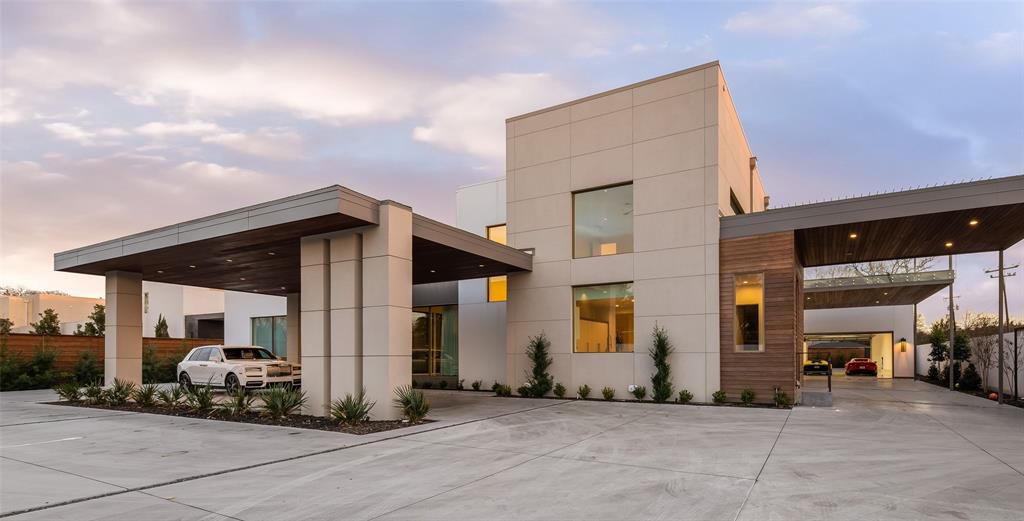 Zuhause mit mehreren Carports
