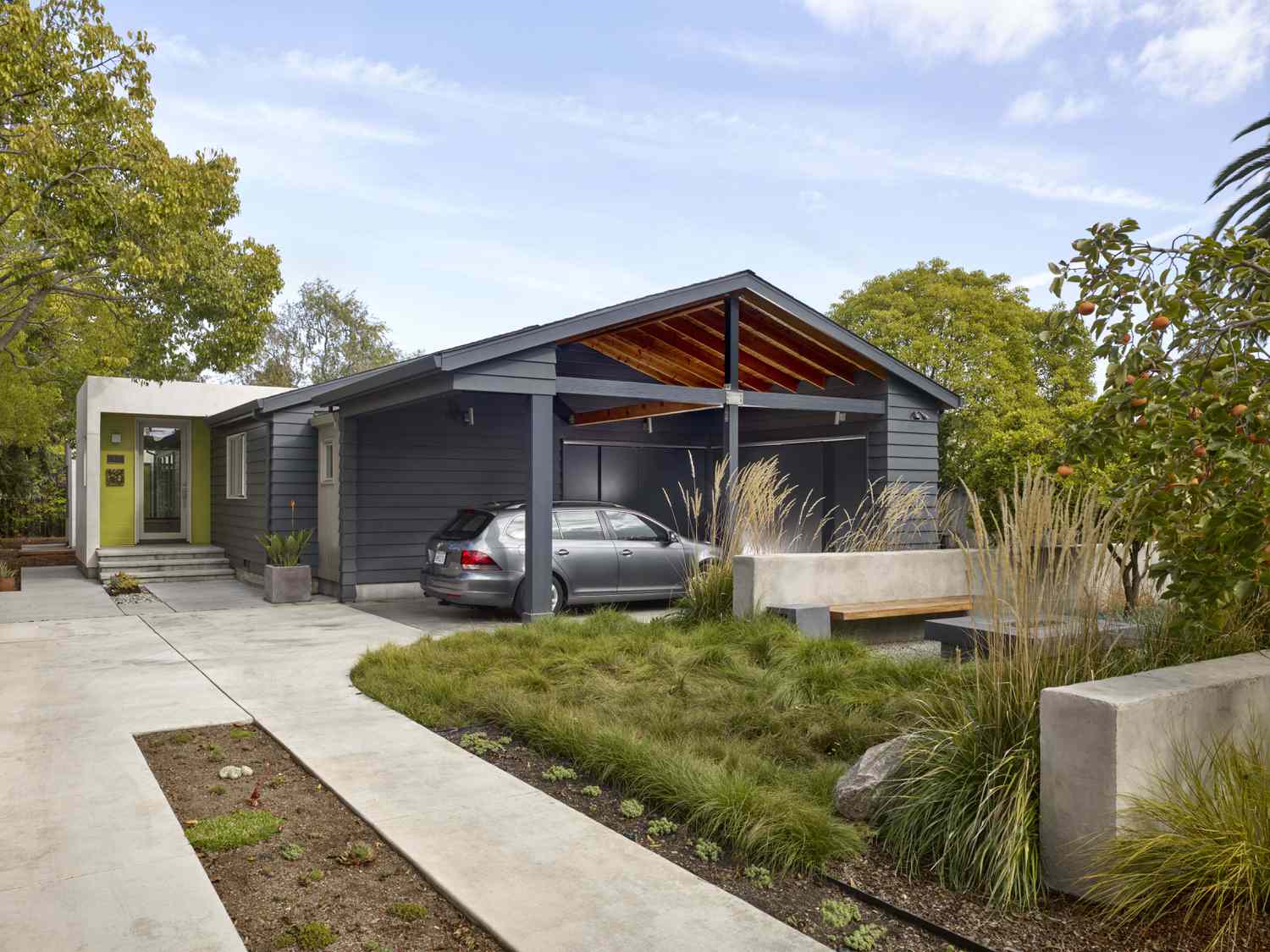 Carport von zu Hause ab