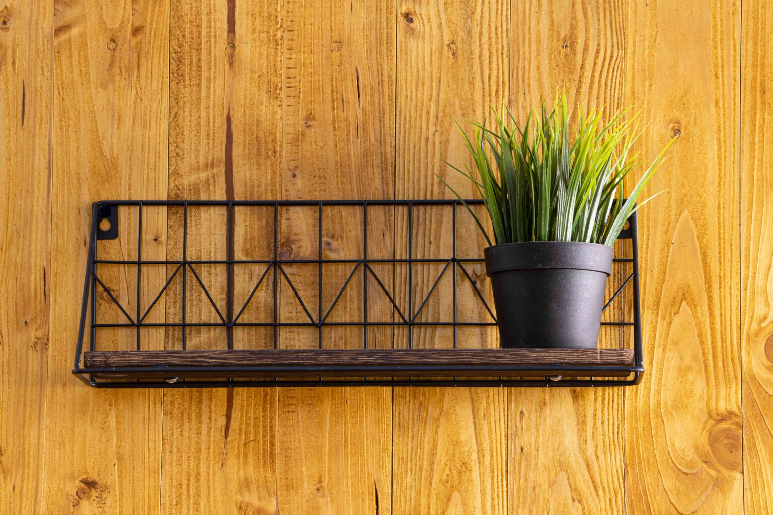 So verbergen Sie Ihre Drahtregale sofort mit einfachen DIY Holzabdeckungen