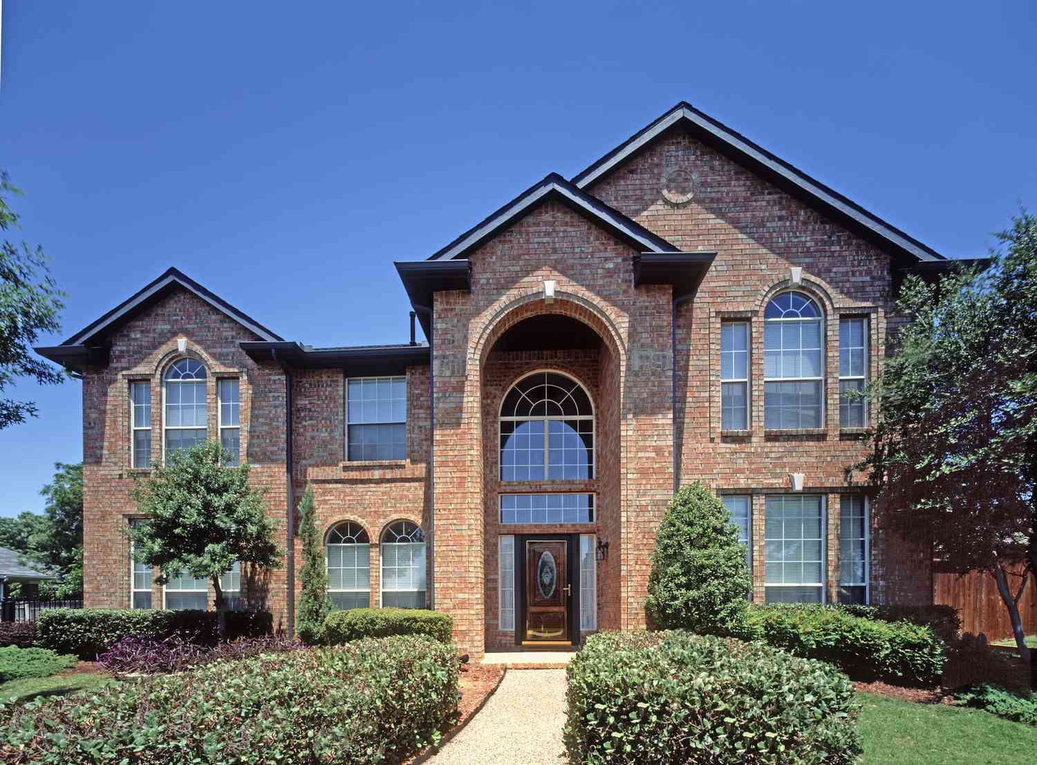 Was ist ein McMansion? Geschichte, Eigenschaften und Kritik 2 Was ist ein McMansion