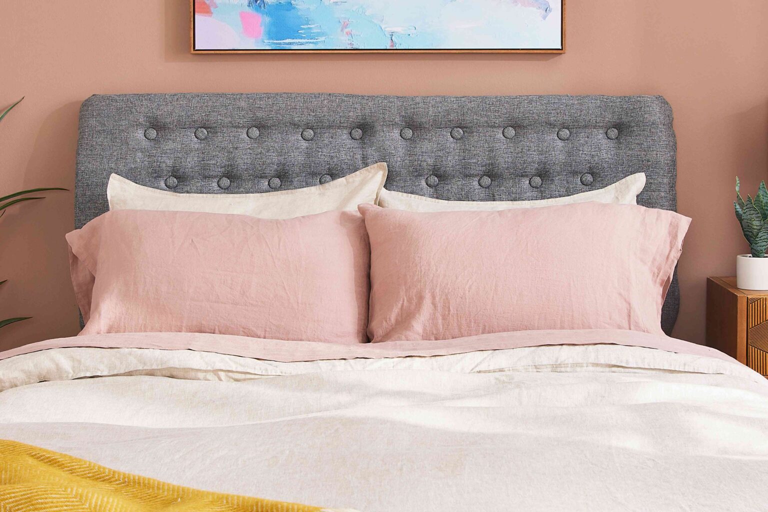 Wie man ein DIY Tufted Kopfteil macht das professionell fertig