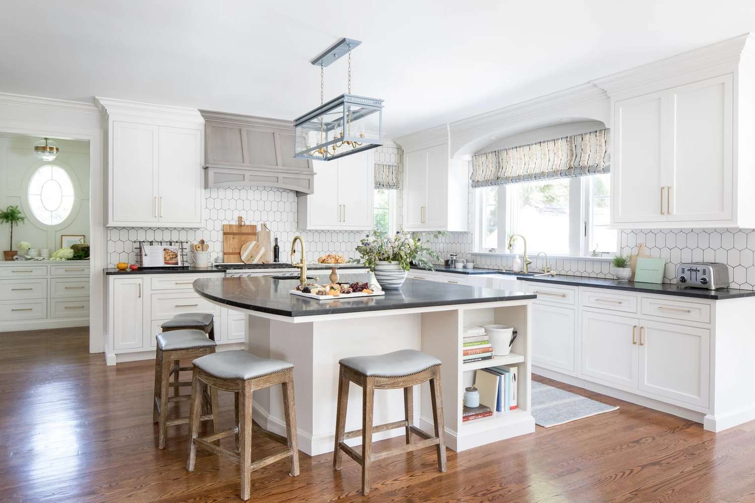 A curved kitchen island