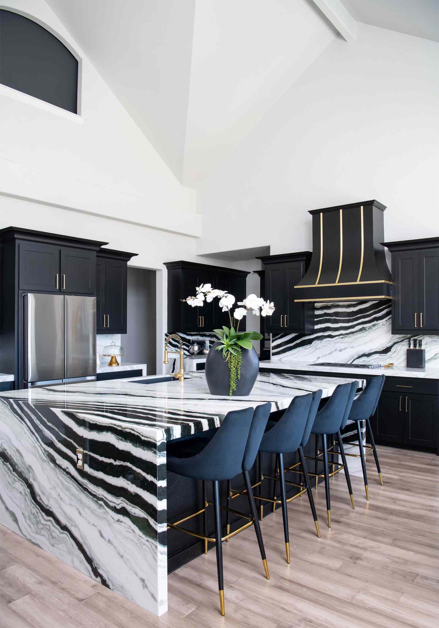 black and white kitchen