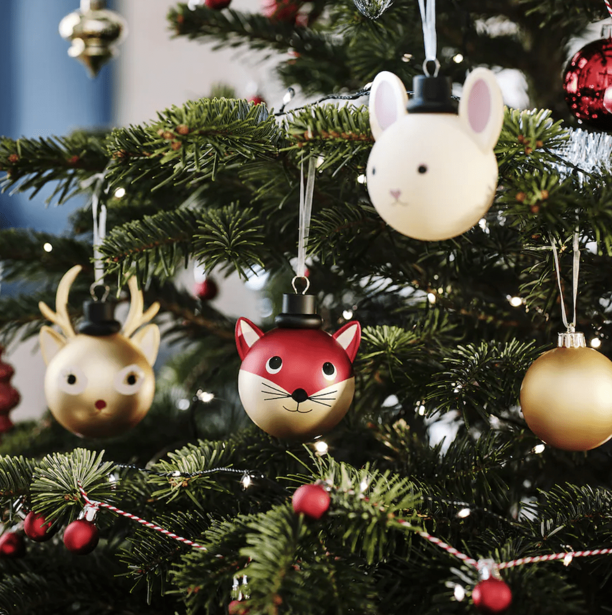 IKEA hat gerade eine neue Ferienlinie fallen lassen, und wir sind bereits aufgestockt 18 Ornamente