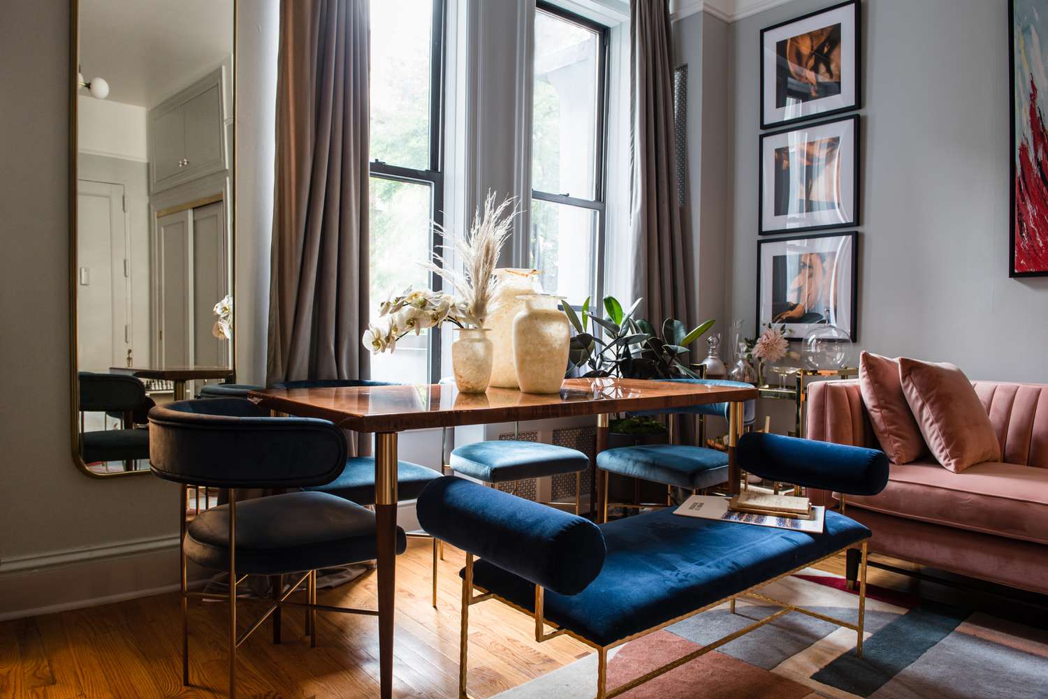 Wohn-/Esszimmer mit Spiegel