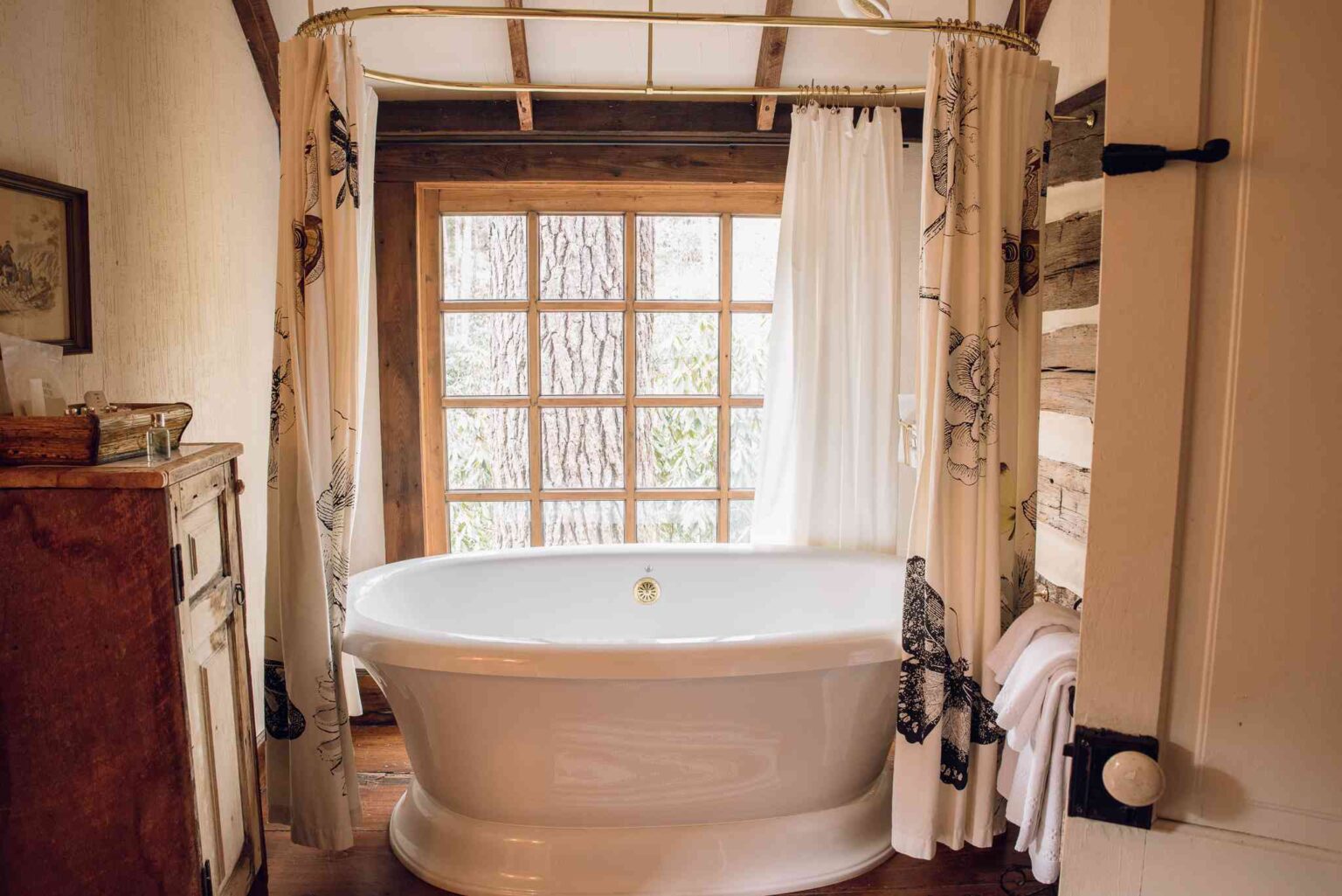 1742200438 30 Country Bathroom Ideas That Will Transport You to Greener