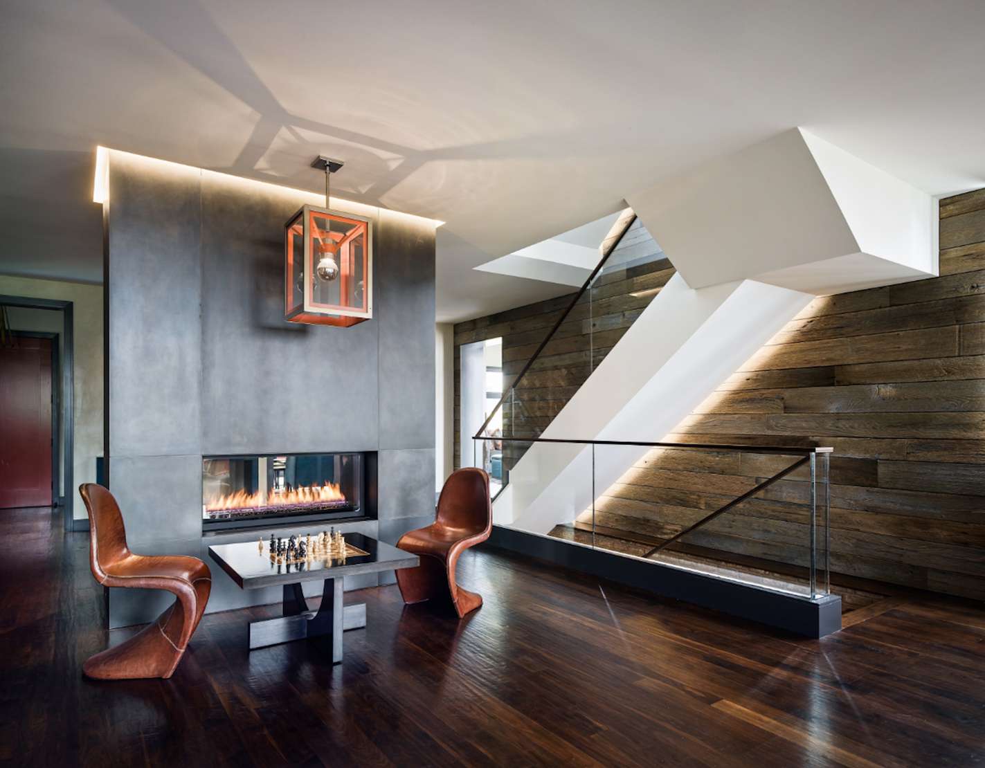 Moderne beleuchtete Treppe