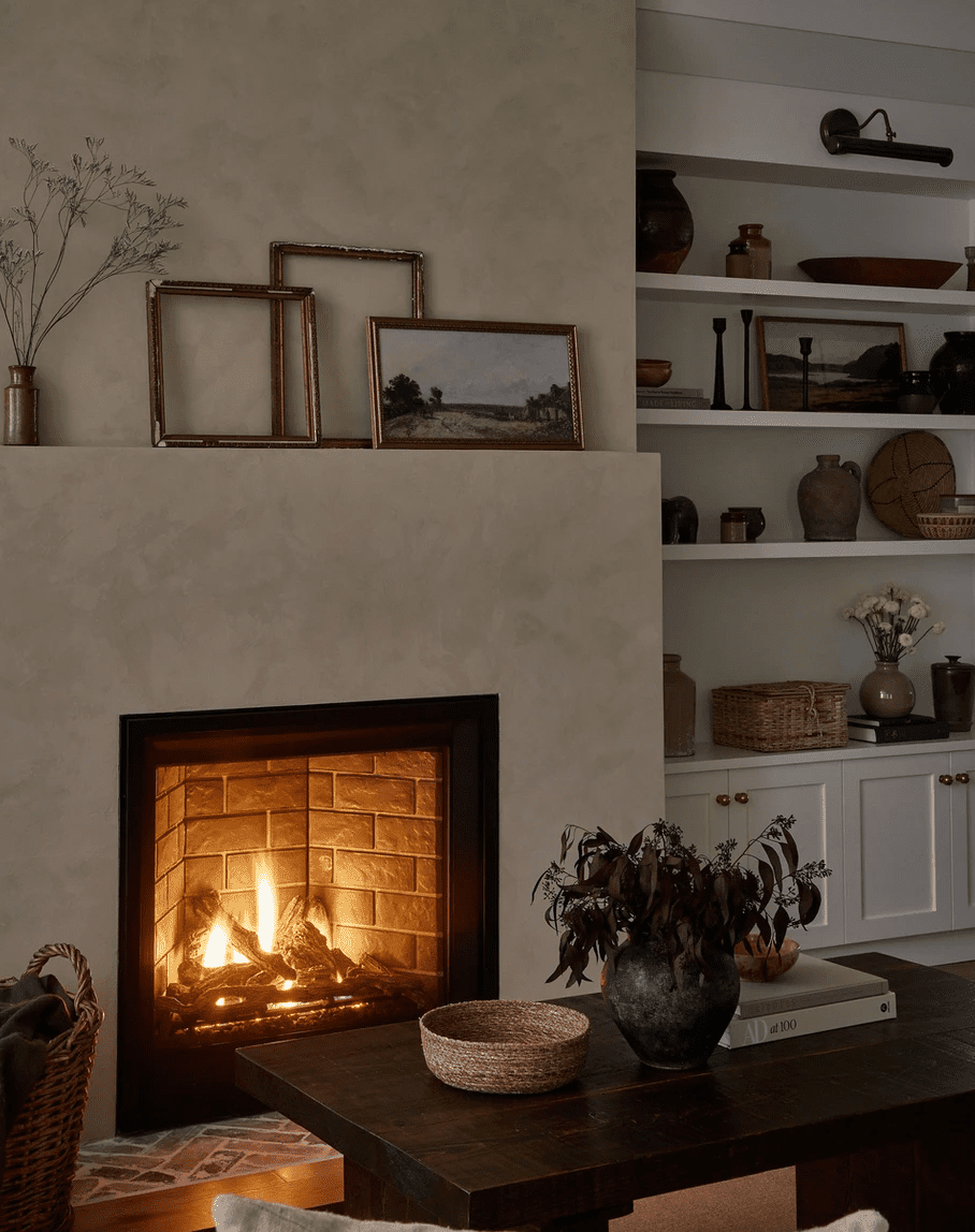 Halloween -Mantel -Ideen leere Rahmen