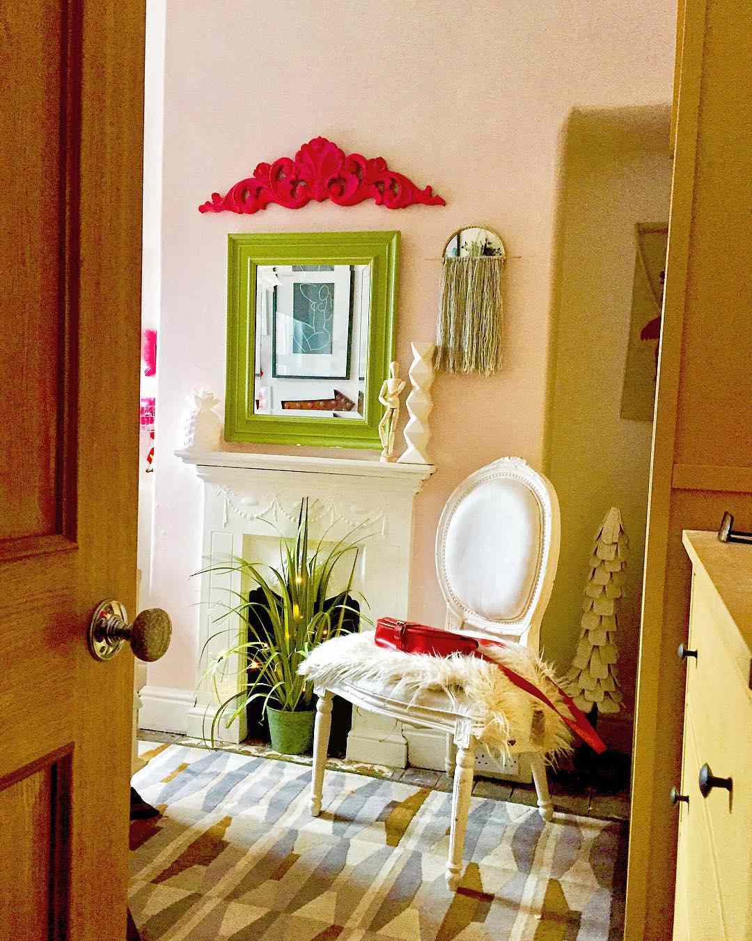 doorway molding on wall